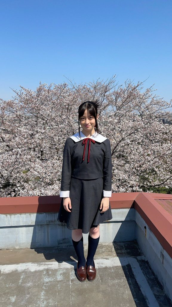 22歲橋本環奈演高中生無違和。（圖／翻攝自推特）