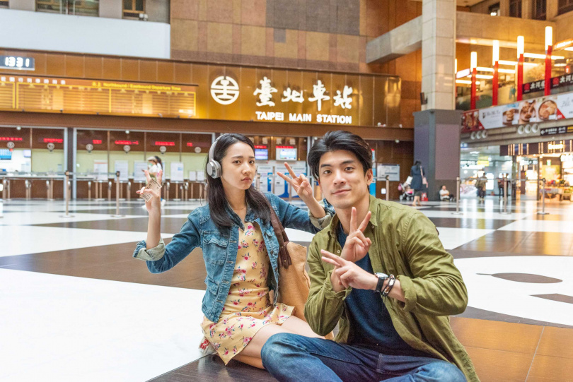 李沐飾演舞台劇演員與林哲熹有愛情戲。(圖/電影《青春弒戀》提供)