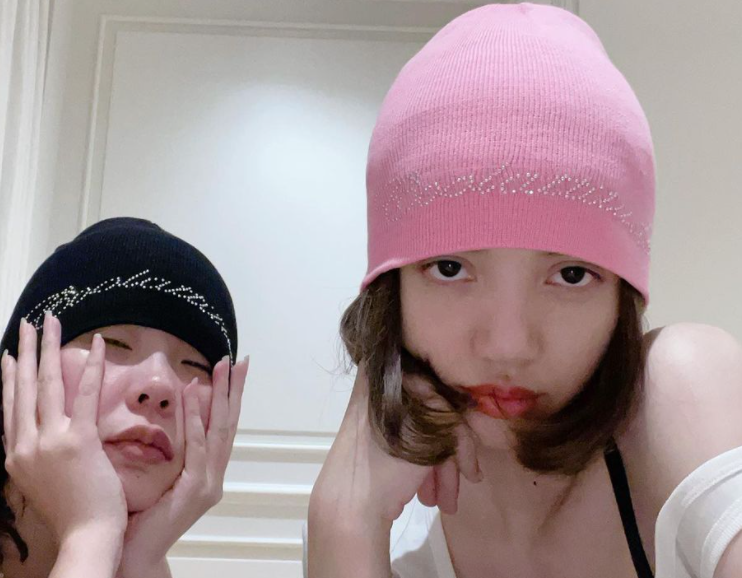 BLACKPINK成員Lisa 傳出確診。(圖/翻攝自IG)