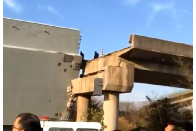 湖北高架橋斷裂。(圖/搜狐)