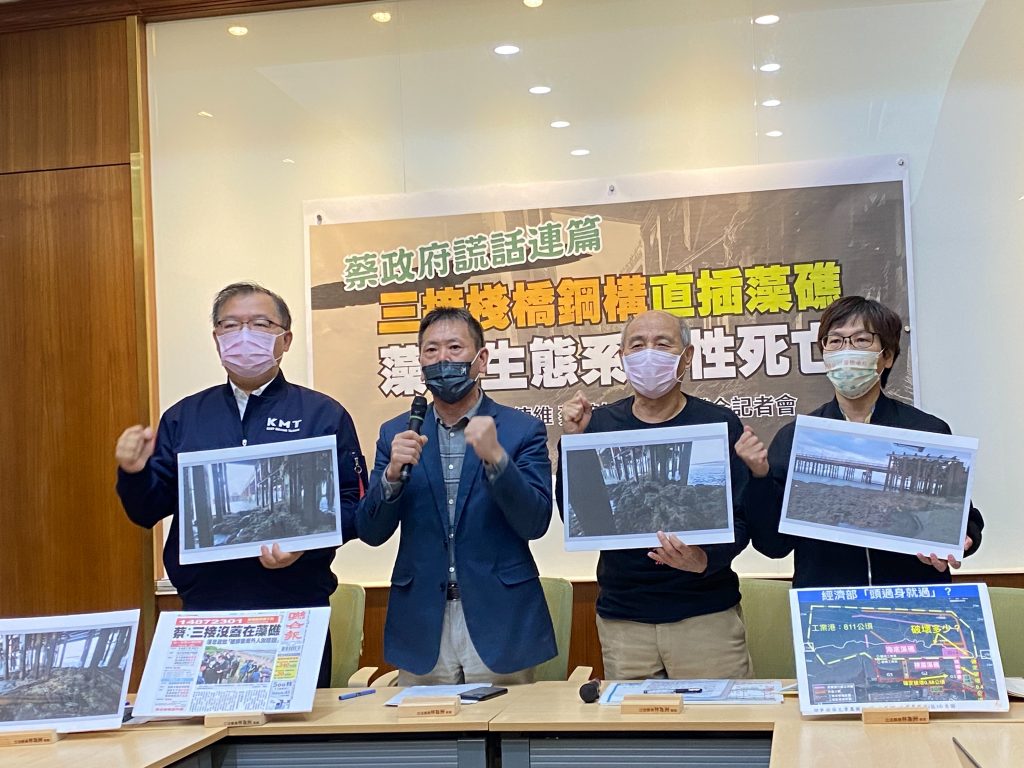 李德維召開了記者會。(圖/中天新聞)