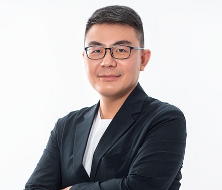 黃揚明表示,林秉樞的特權疫苗,不過是特權宇宙的小角落。(圖/翻攝自臉書/黃揚明)