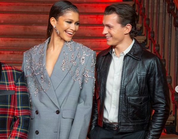 湯姆霍蘭德（Tom Holland）和辛蒂亞（Zendaya）從合作夥伴變成戀人，目前也正在熱戀中。（圖／翻攝自IG）