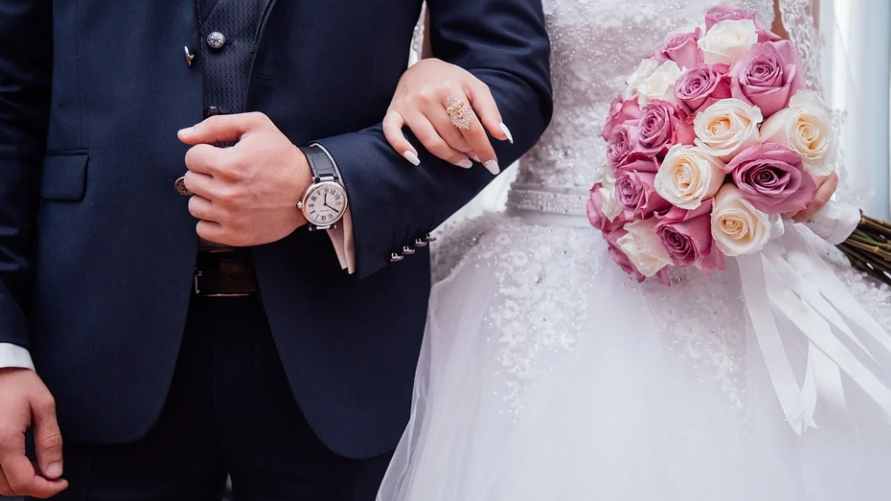 新娘與男友私奔，準新郎只能迎娶新娘親妹。（圖／示意圖／取自Pixabay）