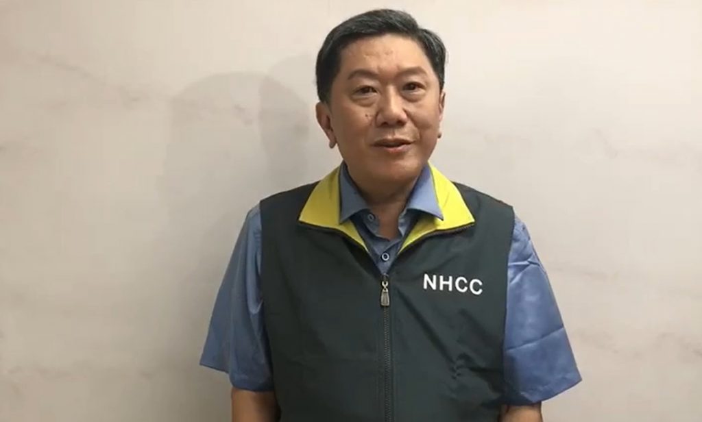 李秉穎自爆:「李伯璋也牽過我的手…!」(圖/翻攝自臉書/李秉穎)