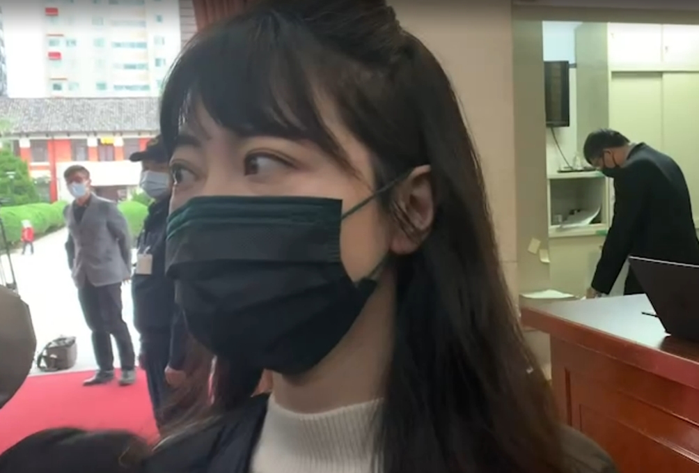 高嘉瑜現身立法院。(圖/中天新聞)