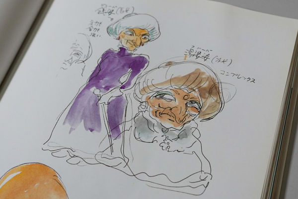 錢婆婆原本是高瘦的樣子，和湯婆婆長不一樣。（圖／翻攝自推特／STUDIO GHIBLI）