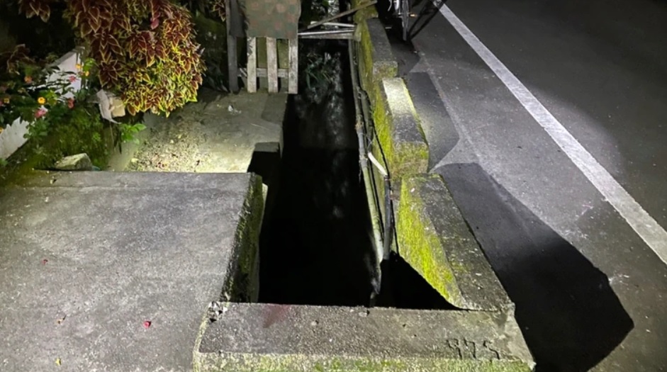 花蓮男童跌水溝命危。(圖/警方提供)