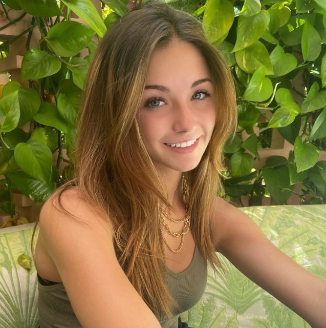  TikTok（抖音）網紅艾娃（Ava Majury）擁有高顏值及甜美的笑容，在抖音上擄獲上百萬名粉絲。（圖／取自IG@ava.majury）