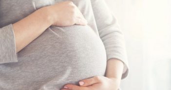 疑被兒傳美國1名女子指控，她的友人假裝懷孕接近自己，並試圖將其殺害後把孩子占為己有。（示意圖／pixabay）染，高雄孕婦確診！提早宮縮急剖腹產子。（示意圖／pixabay）