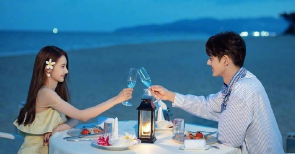 郭品超疑似閃婚，婚紗照曝光。（圖／翻攝自微博）