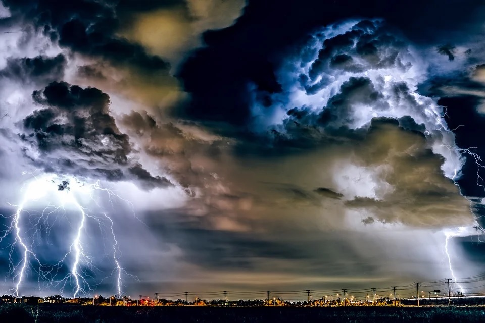 澳洲每年至少有5到10人死於雷擊意外。（圖／示意圖／pixabay）
