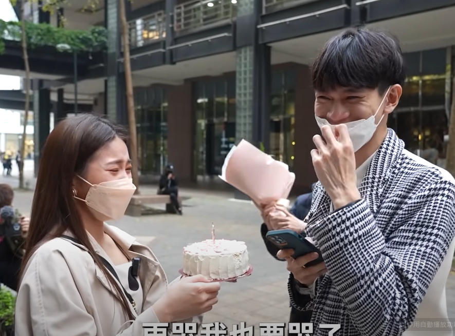 Andy唱情歌訴情意。（圖／翻攝自YT）