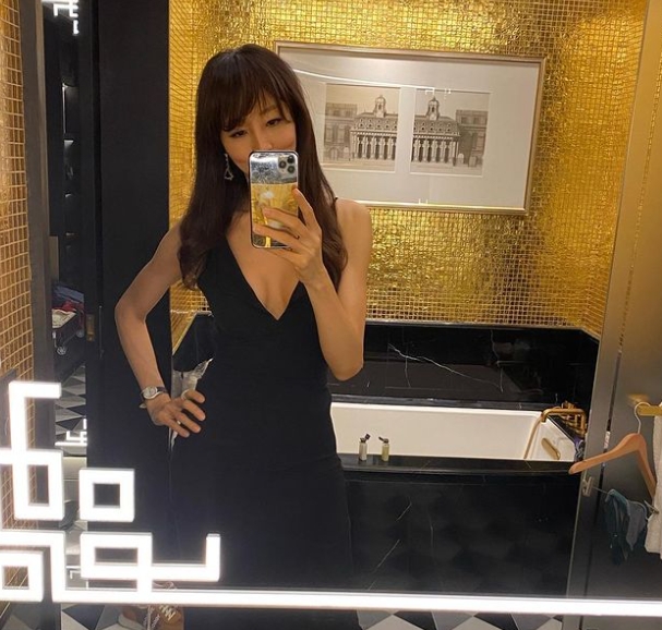 47歲的陳繹嵐身材姣好。（圖／翻攝自eunis818 IG）