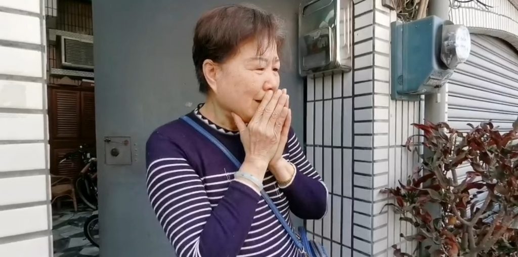 飛官黃重凱母親(攝自中天新聞)