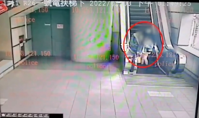 台北捷運傳民眾偷拍女子裙底（捷運警察提供）