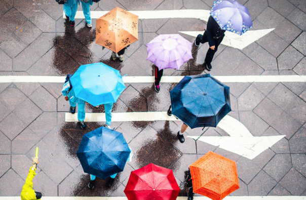 中央氣象局指出，梅雨鋒面從週三（25日）開始至27日，逐漸由北往南在台灣附近移動，連續幾天的水氣都偏多，天氣較不穩定。（示意圖／取自Pixabay）