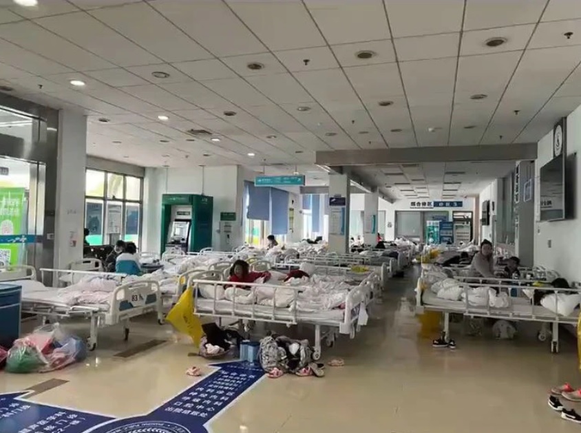 上海病房擠滿小孩。（圖／微博）