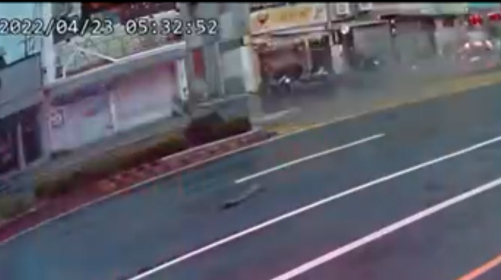 嘉義酒駕撞死人。（圖／記者爆料網）