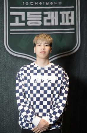 韓國男星自曝餓到吃蚯蚓。(圖/翻攝自IG)