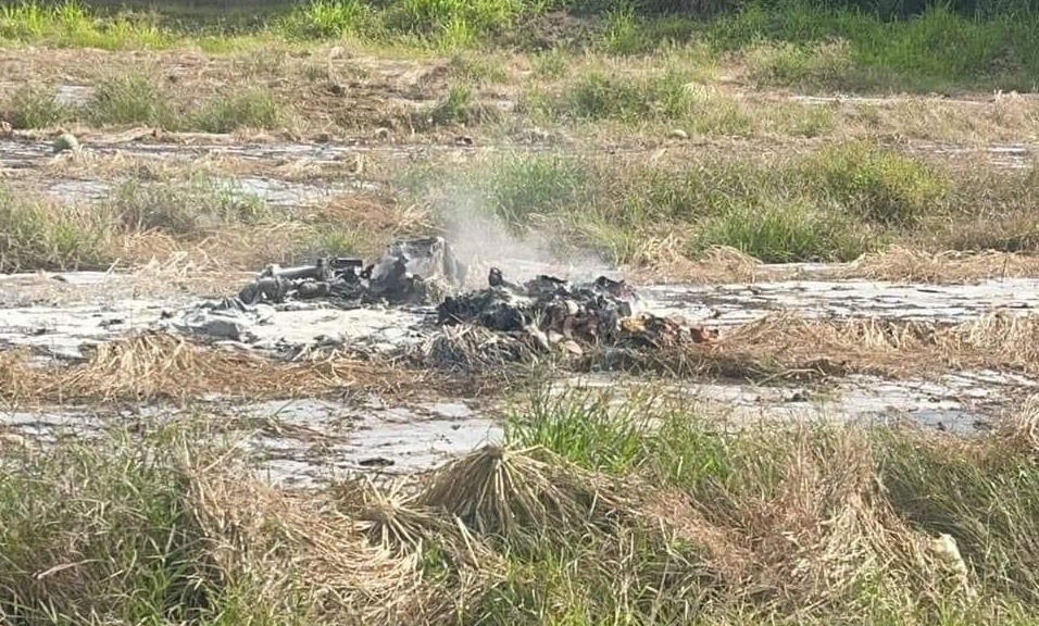 AT-3教練機驚傳發生墜機事故，徐大鈞少尉不幸罹難殉職。（圖／翻攝畫面）