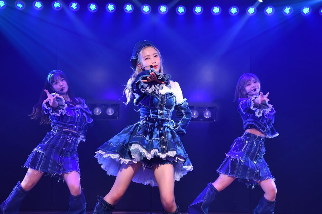 本田仁美回歸AKB48發行單曲《前男友》，成為團體C位。圖／AKB48，KING RECORDS，You, Be Cool!提供。
