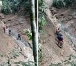 馬來西亞日前有2名華裔女子登山遭激流沖走，警方調查後找到了殘骸。（圖／翻攝自推特）