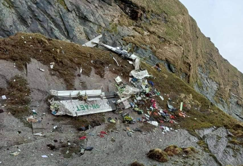 尼泊爾一架載有22人的客機墜機失事。（圖／擷取自Nepal Army）