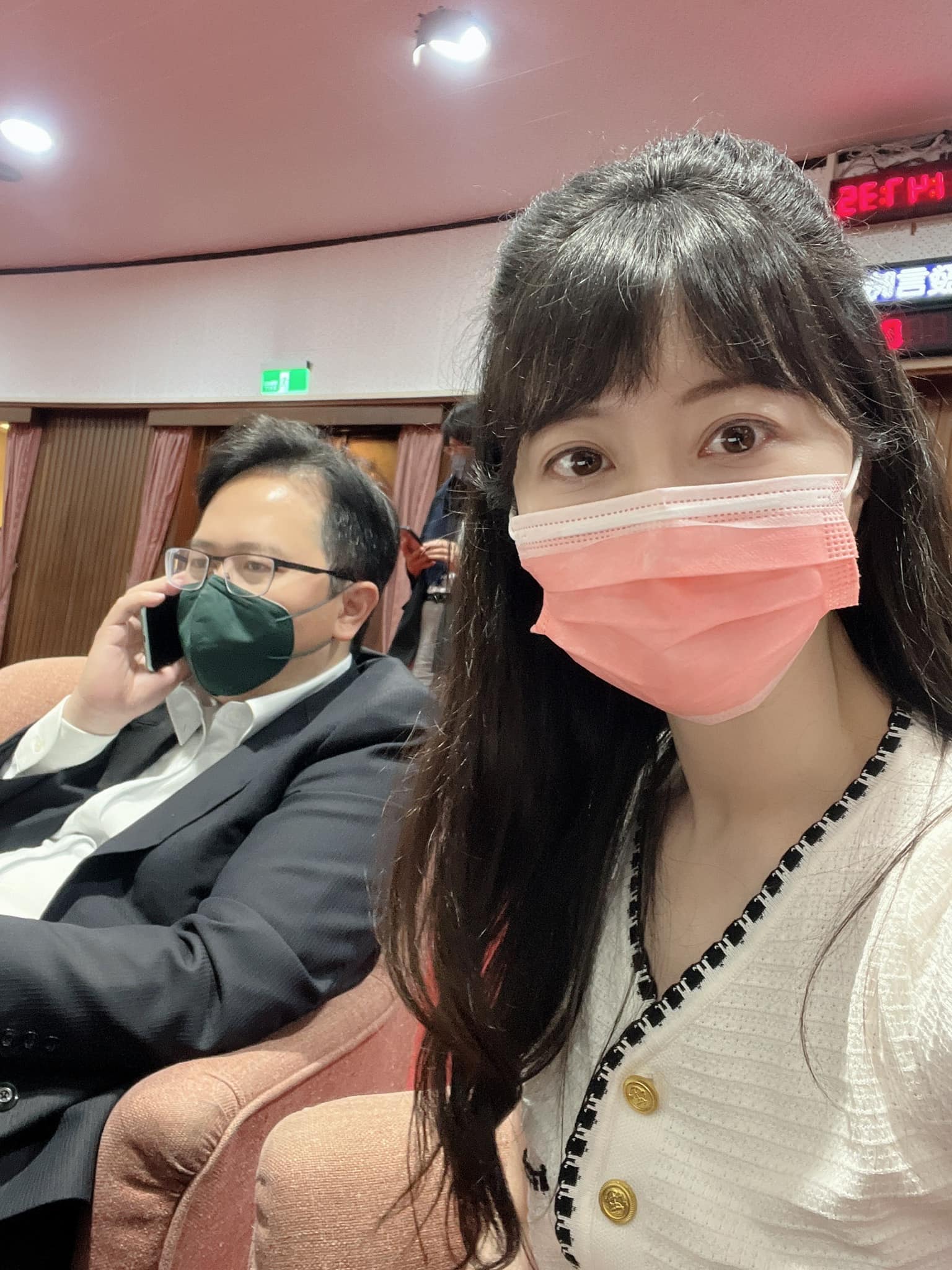 高嘉瑜稱自己因邱志偉沒戴口罩喝咖啡而確診(攝自高嘉瑜臉書)