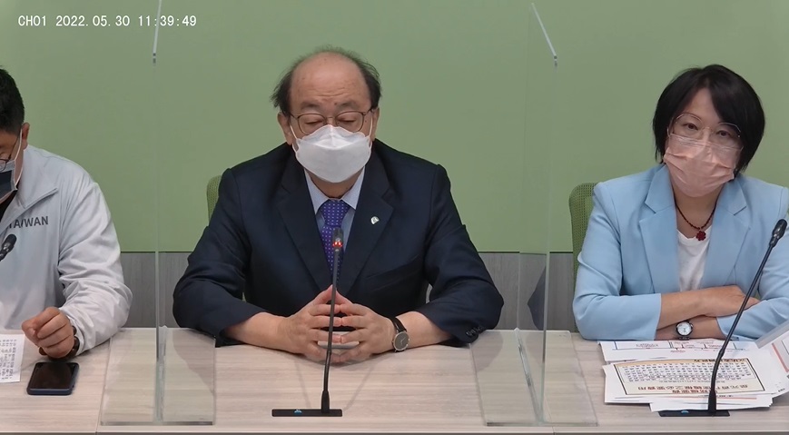  柯建銘表示，針對今天早上國民黨立委的不理性行為，民進黨團表示高度遺憾、予以譴責。 （圖／截自民進黨立院黨團臉書直播） 
