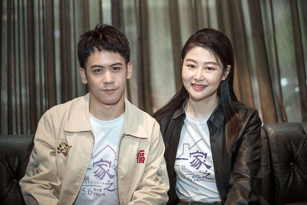《一家之主》導演右王希捷,左為男主角李淳。(圖/LiTV、台北双喜電影。)