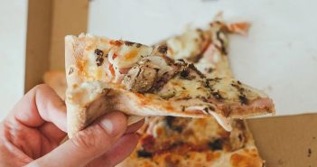 英國1名男子吃了2口披薩後，因對花生粉過敏離奇猝死。（示意圖／翻攝自Pixabay）