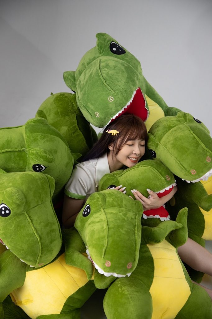 林心穎發行新歌《還有哪裡痛痛》。(圖/貓貓娛樂行銷有限公司提供)