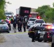 美國德克薩斯州（Texas）聖安東尼奧（San Antonio）一輛貨櫃車，6月27日竟被發現裡頭塞滿了一堆屍體，這群人疑似是活生生遭39.4°C高溫「烤乾」，並慘死於沒水、沒空調的車廂中。（圖／路透社）