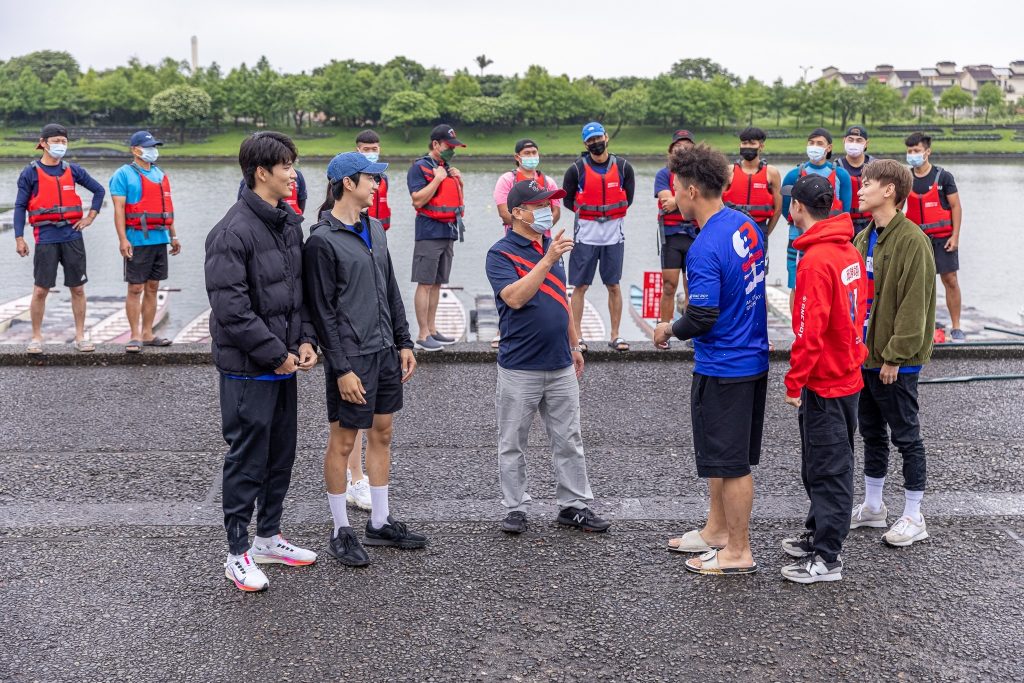 《全明星觀察中2》被冬山河龍舟隊下戰帖。(圖/台視提供)