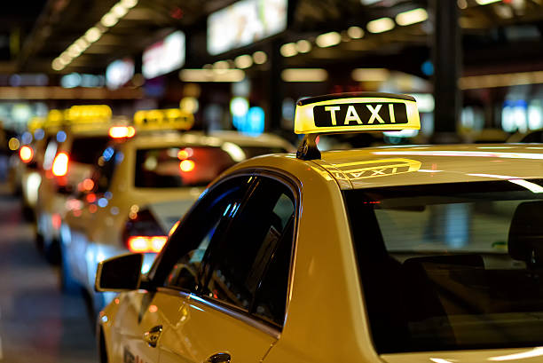 北市1名正妹因喝醉留在計程車後座睡覺，不料卻疑似遭到司機用手指亂來。（示意圖／取自Pixabay）