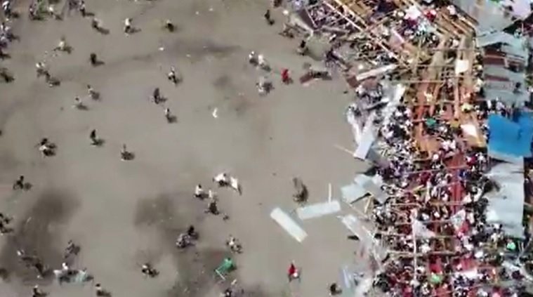 哥倫比亞鬥牛場看台倒塌，至少6死200傷。（圖／推特）