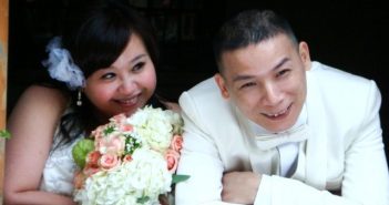 鍾欣凌與丈夫陳清河育有二女。（圖／翻攝自FB）