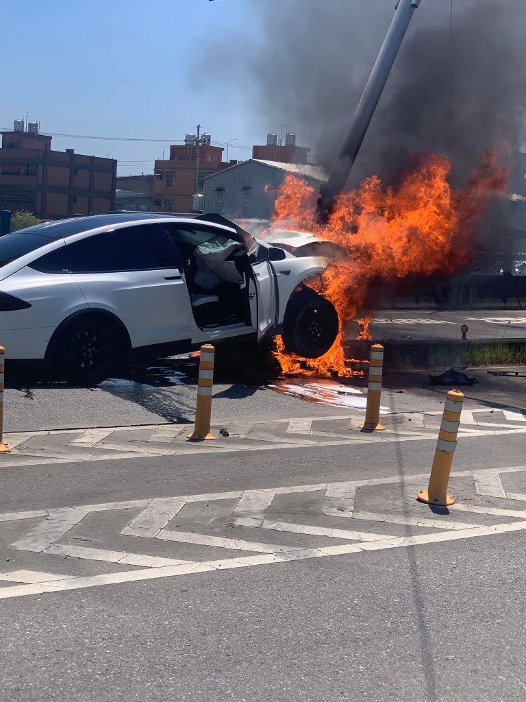 林志穎驚傳車禍。（圖／擷取自臉書／爆廢公社）