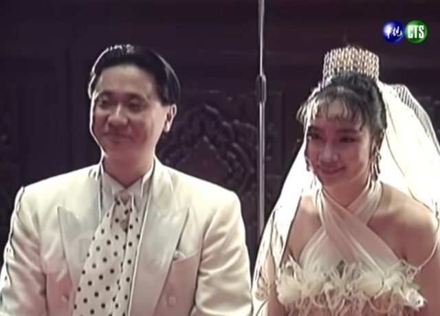 邰智源和徐雅琪結婚時，婚禮由《笑星撞地球》全程記錄。（圖／翻攝自華視懷舊頻道YouTube）