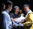 《神探大戰》林峯（左起）、導演韋家輝及劉青雲討論拍攝細節。（圖／華映提供）