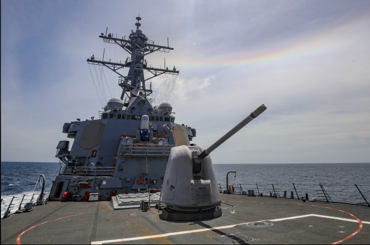 勃克級飛彈驅逐艦「班福特號」（USS Benfold）。（圖／翻攝自第七艦隊官網）