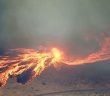 加州山林大火「山姆大火」出現「火龍捲」（Firenado）。（圖／翻攝自Twitter／@eltempsTV3）