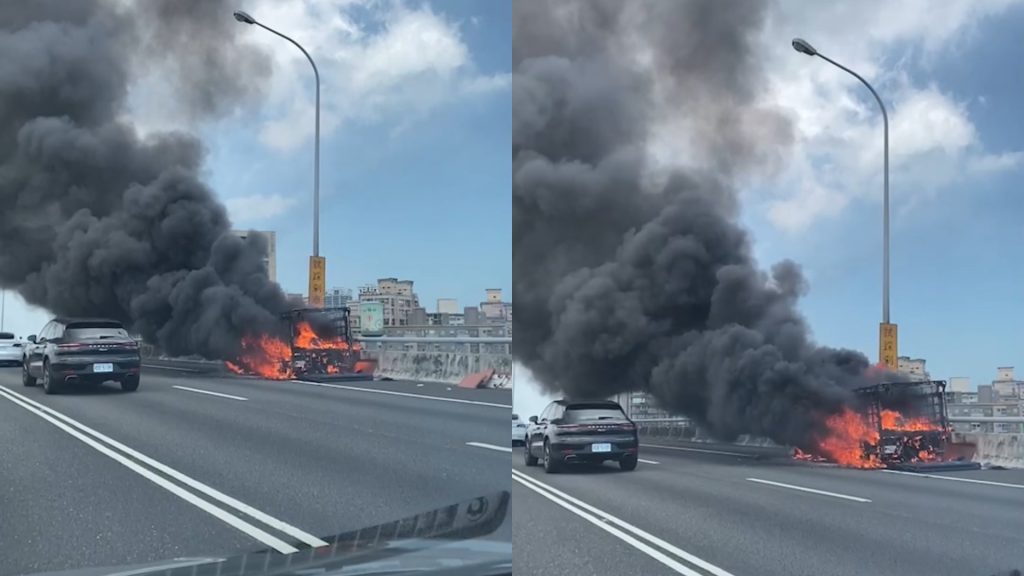 五楊高架橋今日上午發生火燒車意外。（圖／翻攝自記者爆料網）