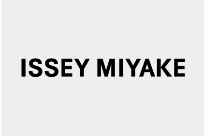 三宅一生打造個人品牌「Issey Miyake」。（圖／翻攝自官網）