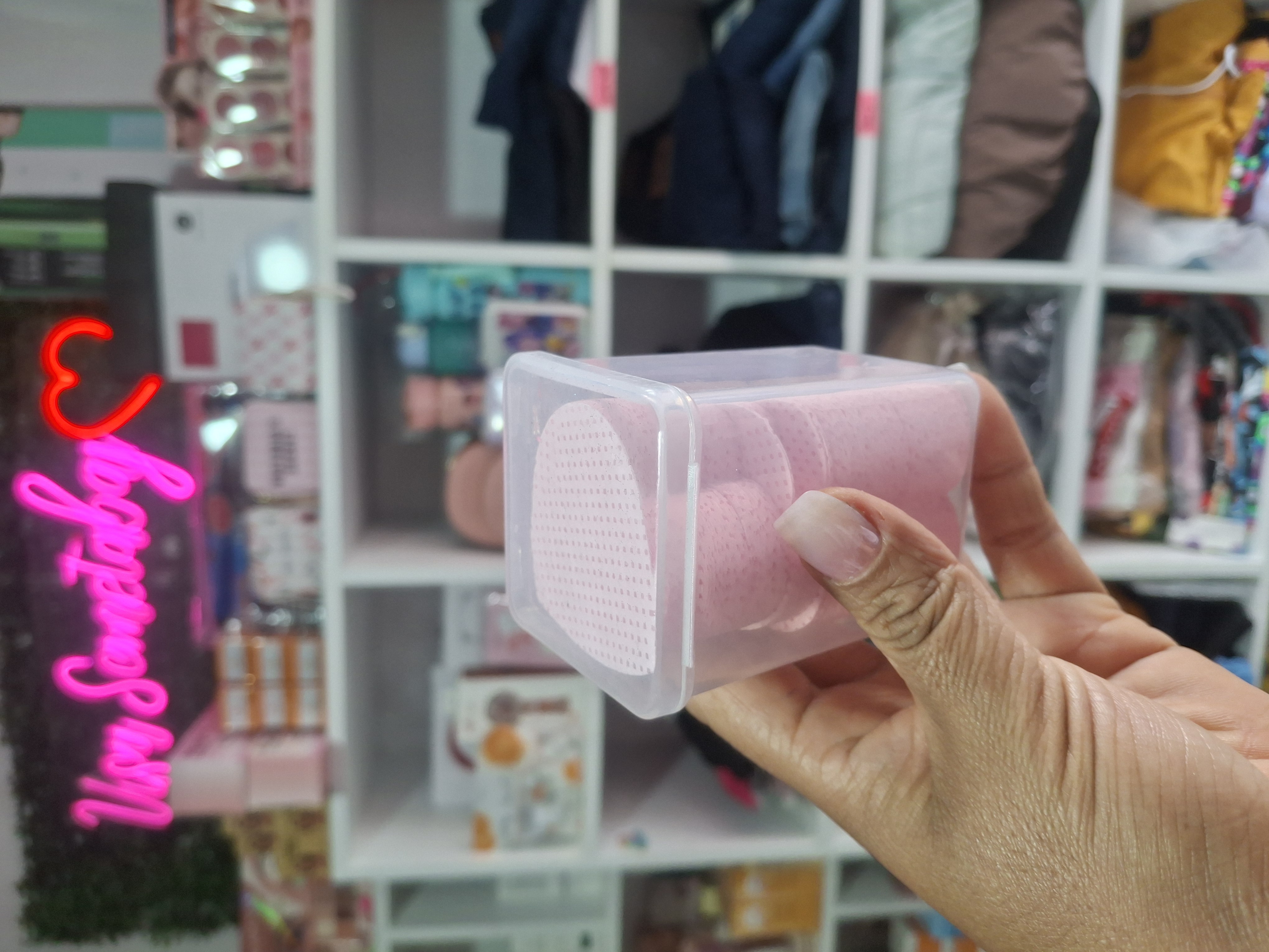 Tuallitas rosa de corazón  recipiente  - Semetabaj Visu