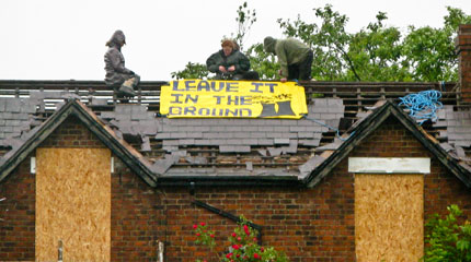 Leave it in the gound: climate campaigners occupy Lodge House open cast mine site