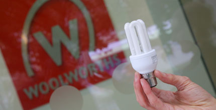 Woolworths will be phasing out incandescent bulbs by the end of 2010