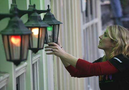 Greenpeace volunteer helping to turn Amsterdam's red light district green