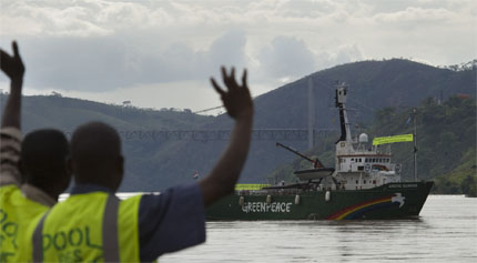 Arctic Sunrise arriving at the DRC port of Matadi